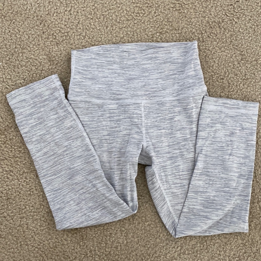 Lululemon Wunder Under cropped leggings